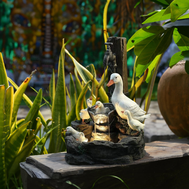 Solar Resin Duck Garden Fountain LED Squirrel Outdoor Decor E2